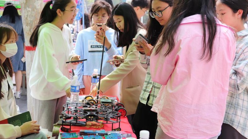 酒店前台管理系统定制流程揭秘：从需求到部署